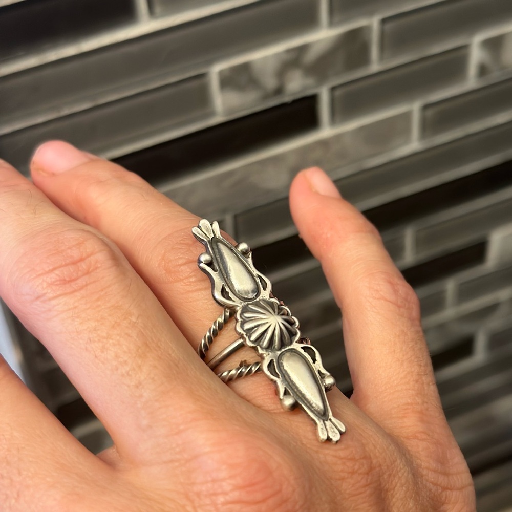 Sterling Silver Vintage-Inspired Floral Double Teardrop Ring - Silver - Picture 3 of 6